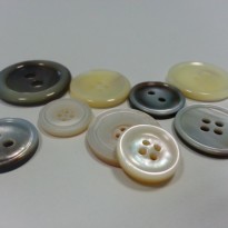 MOTHER OF PEARL BUTTONS